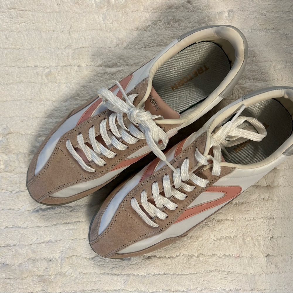 Tretorn Women’s pink and white Sneakers